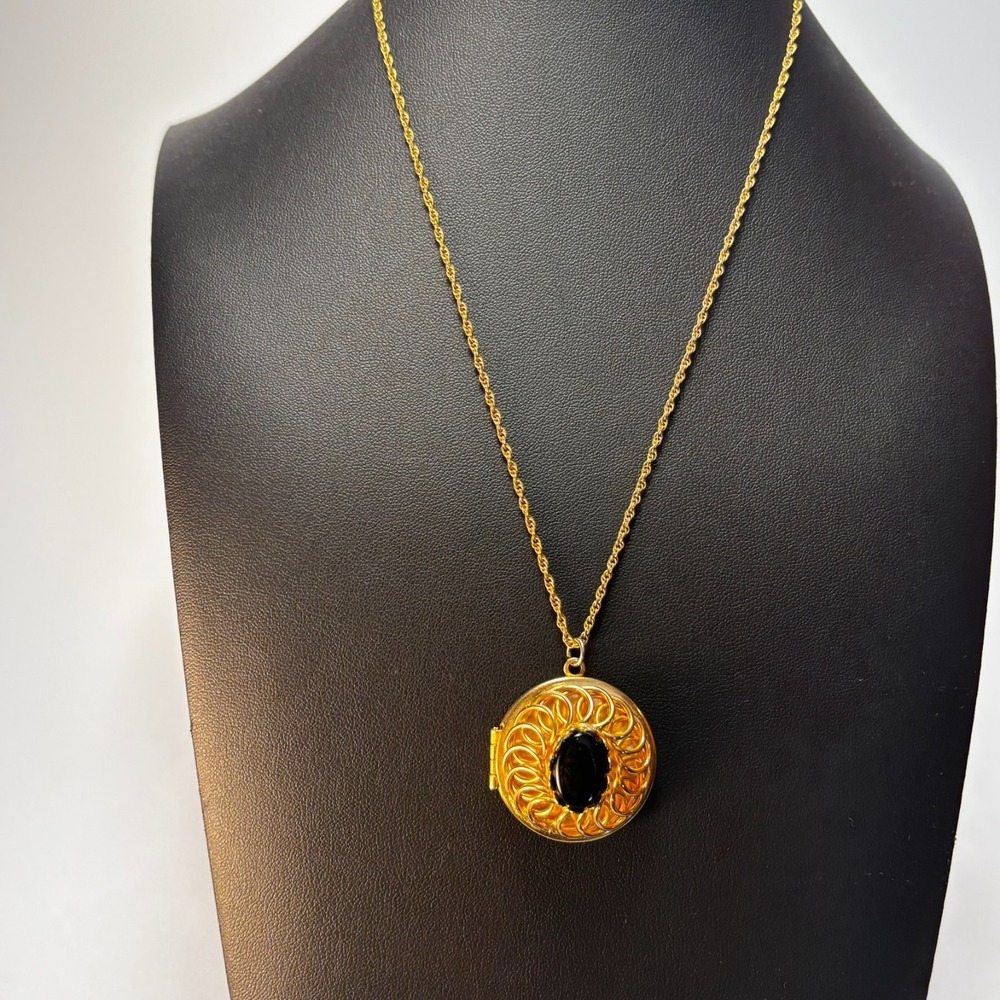 Pendant Necklace Vintage Gold Tone and‎ Black Locket Whimsigoth Romantic